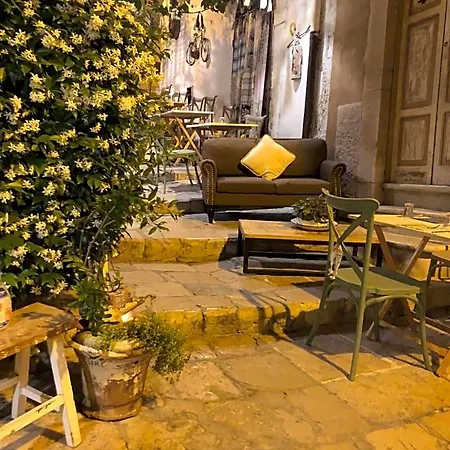 Casa 28 Bed and breakfast 4*